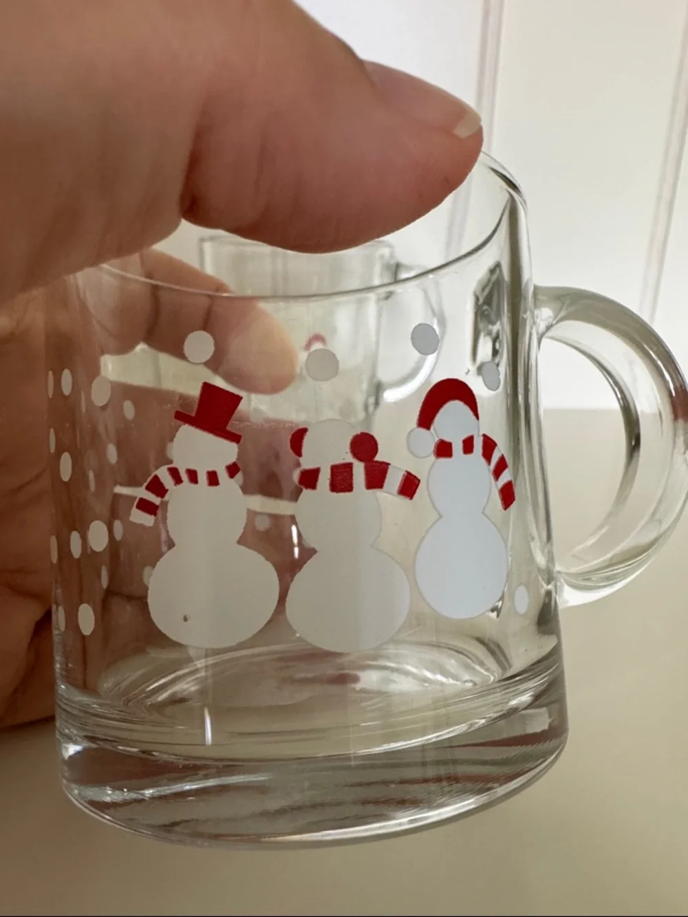 Set/4 Crate & Barrel Festive Snowman Glass Mugs, Clear w/ White and Red Accents